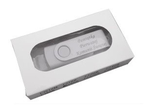 Pendrive z grawerem Komunia 8GB USB 2.0  w pudełku
